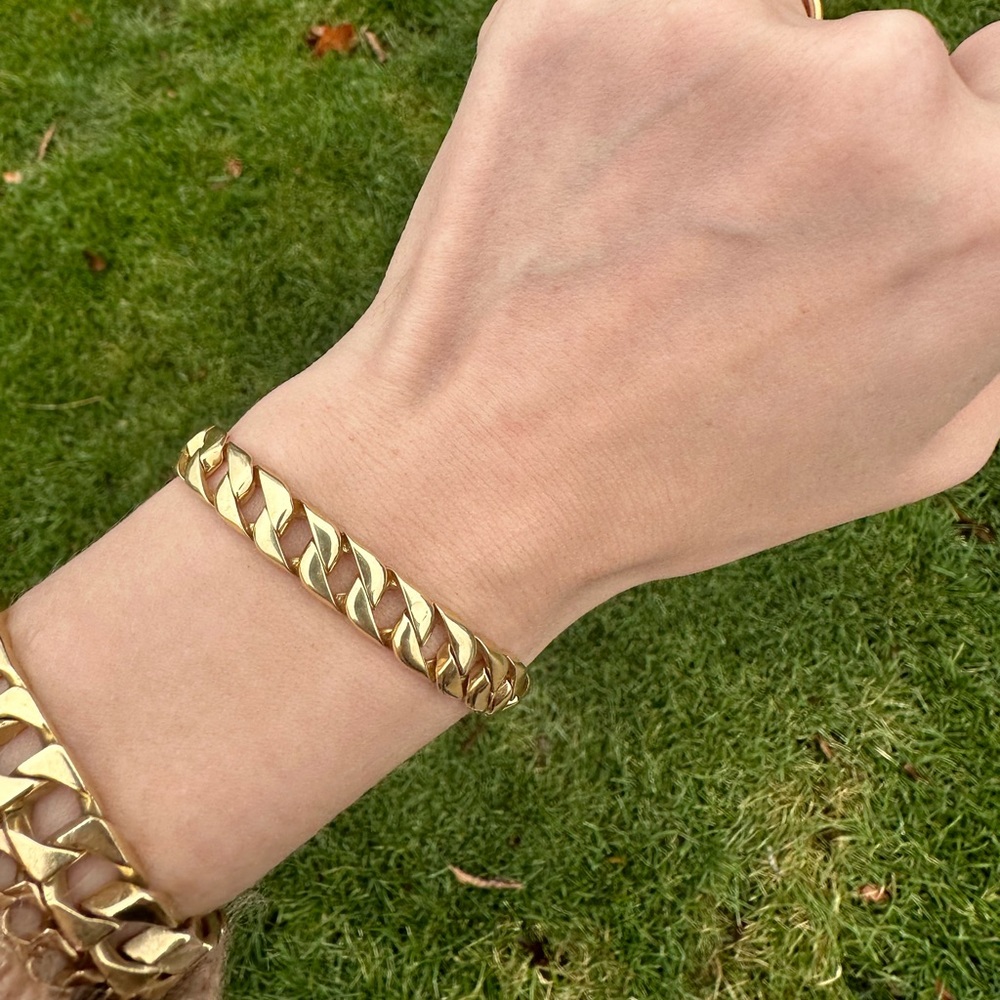 Solid gold curb bracelet